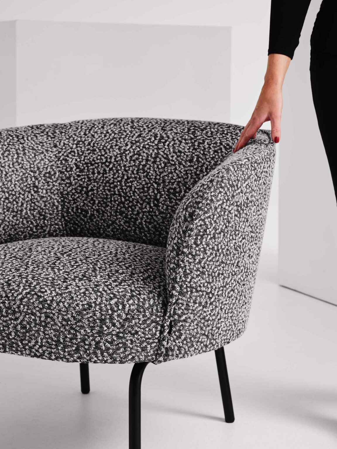 Sense_easy-chair_2400x3200_1